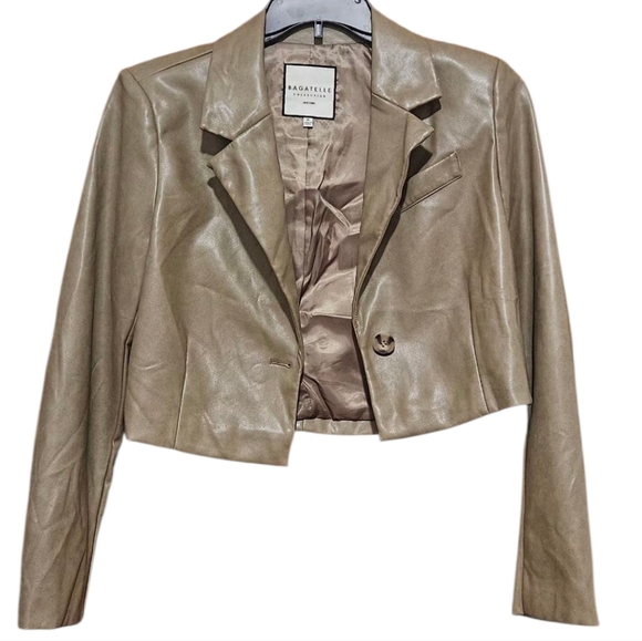 Bagatelle Collection women's cropped blazer, Tan color in faux leather, size M - Picture 3 of 14